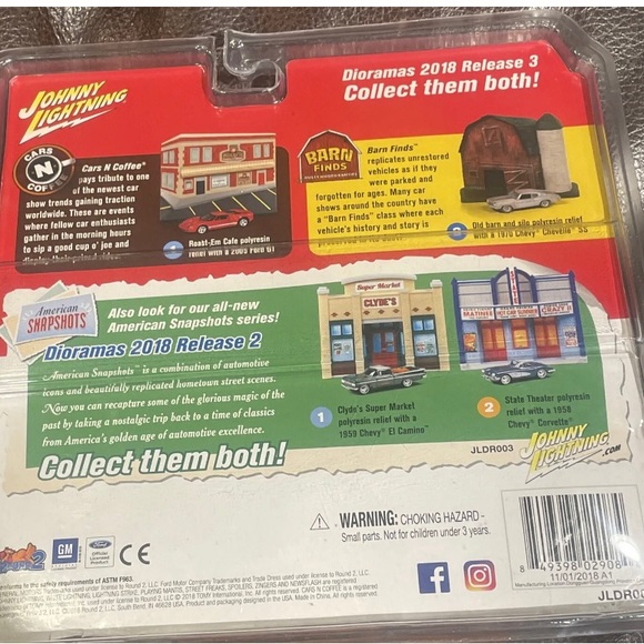 NWT Johnny Lighting 1:64 Diorama - Cars N Coffee - Release 3 - #1 2005 Ford GT - Picture 4 of 5